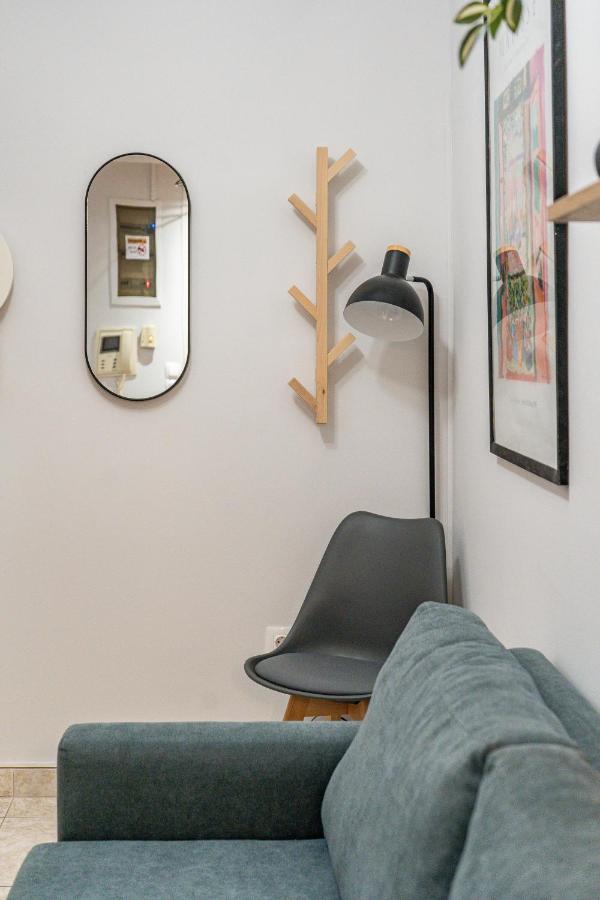 Per56 By Smart Cozy Suites - Right Next To The Metro - Parking - Available 24Hr Athena Bagian luar foto